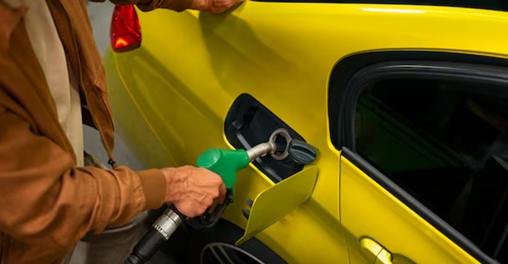India's ethanol-blended fuel creates waves amidst the global oil crises