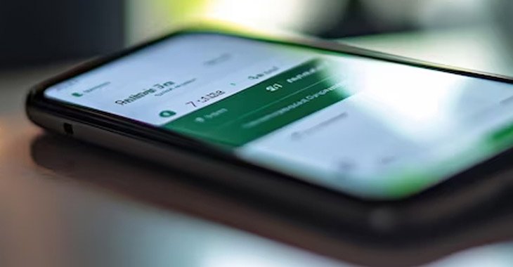WhatsApp users report access disruptions and accounts being reviewed